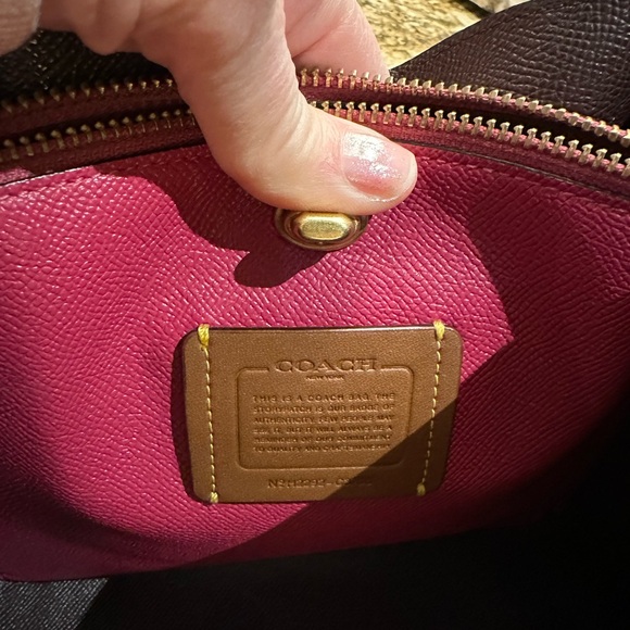 Coach Willow Bucket Bag Burgundy Leather Shoulder Bag - Picture 10 of 11